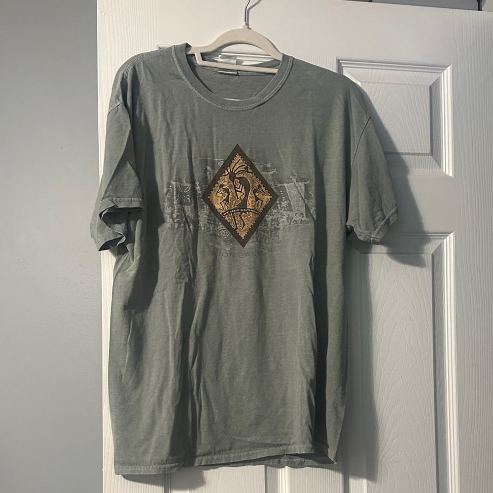 Graphic Tee in Green